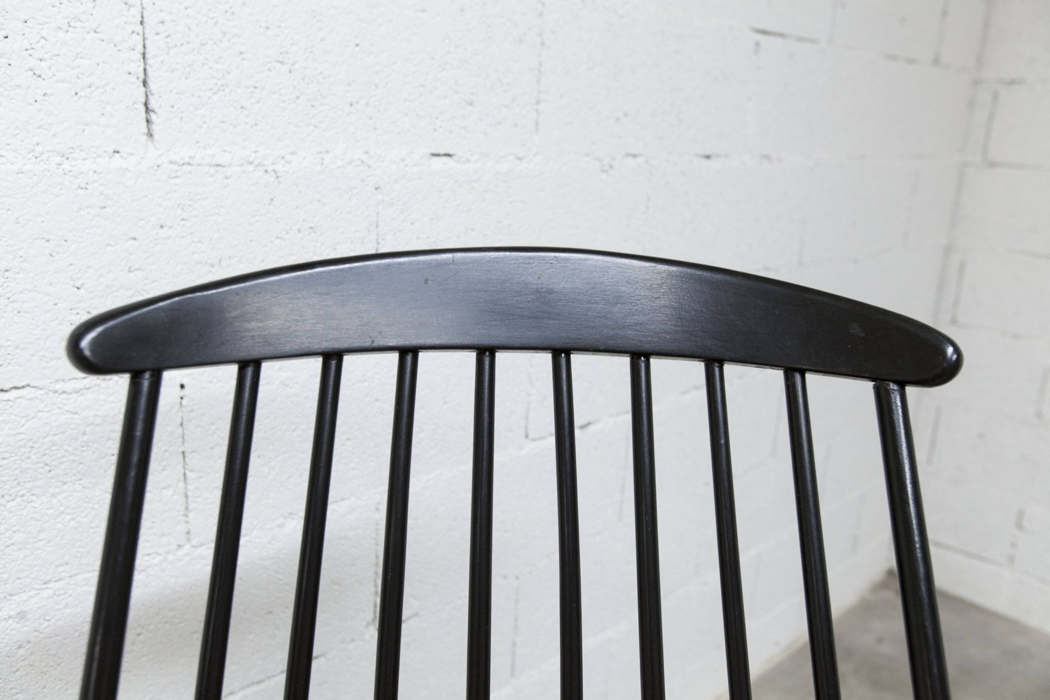 Scandinavian style rocking chair Tapiovaara 1960 in very good condition.
