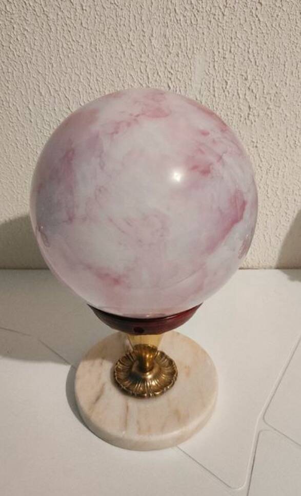 Lampe pied en marbre et globe effet marbré rose vintage 1970