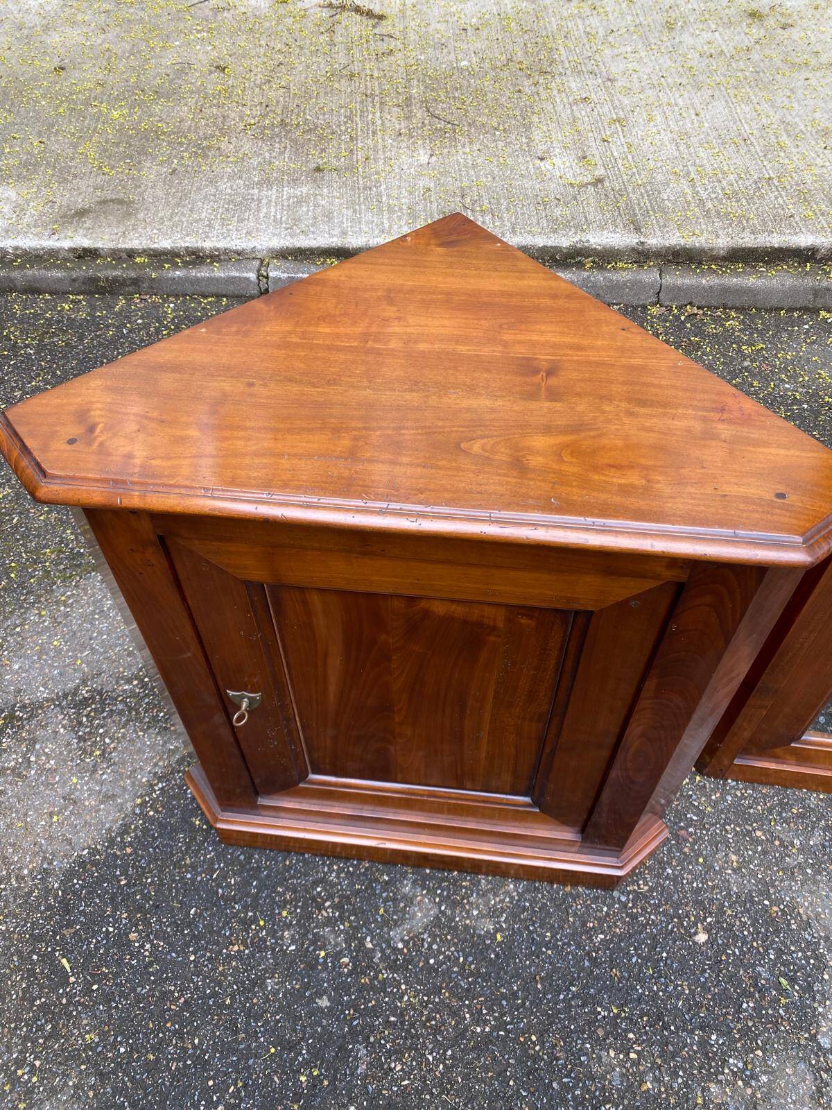 Vitrine d'angle 2 corps encoignure Louis Philippe en bois massif du 19ème