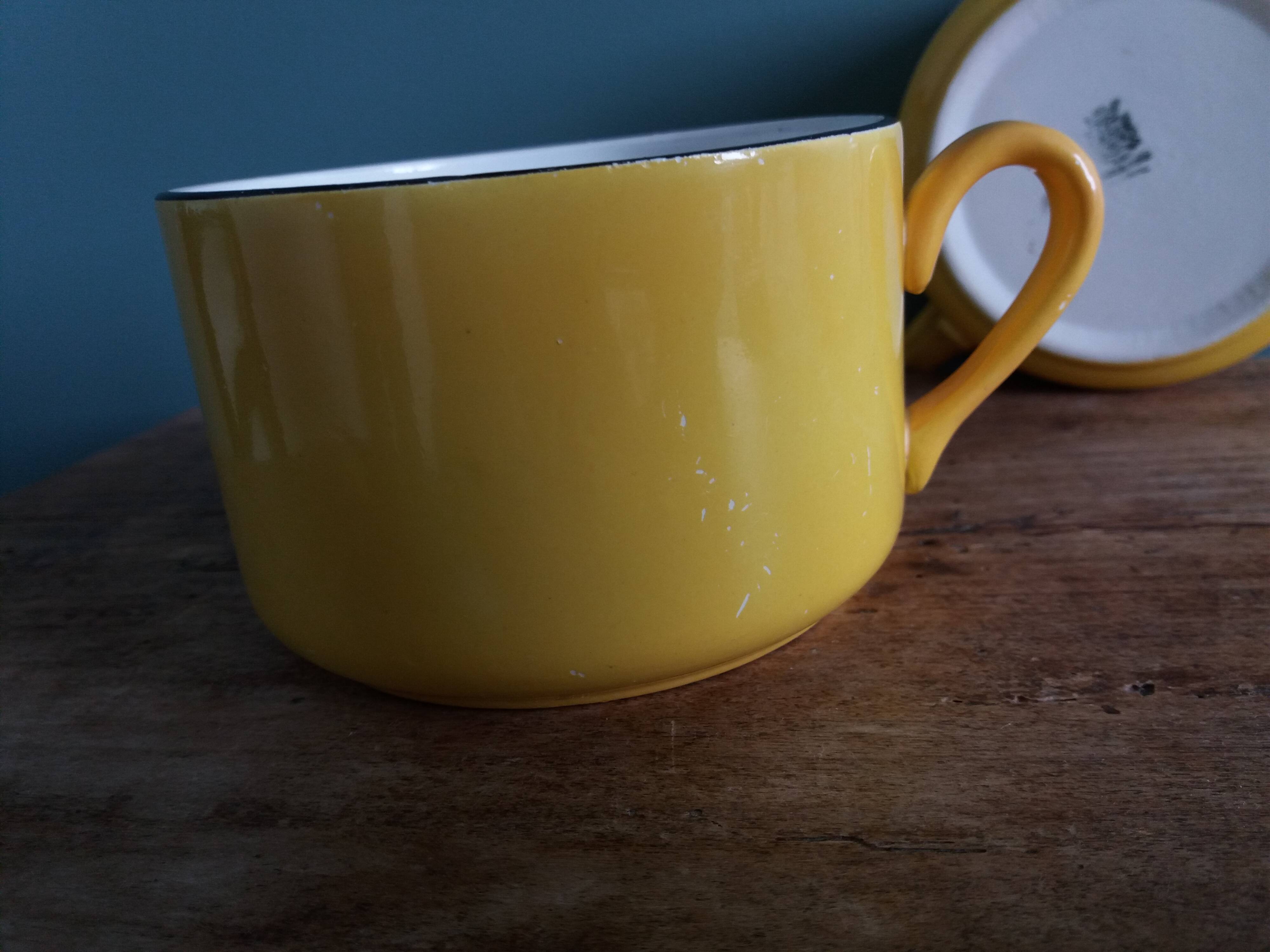 Tasses et soucoupe Saint Amand céramique jaune