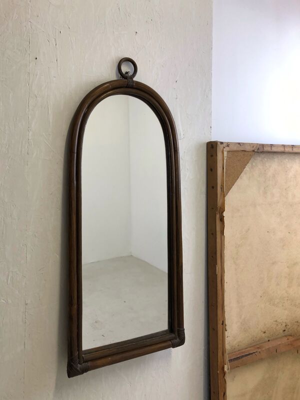 Un miroir rotin et bambou