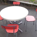 Kitchen table & its 4 chairs