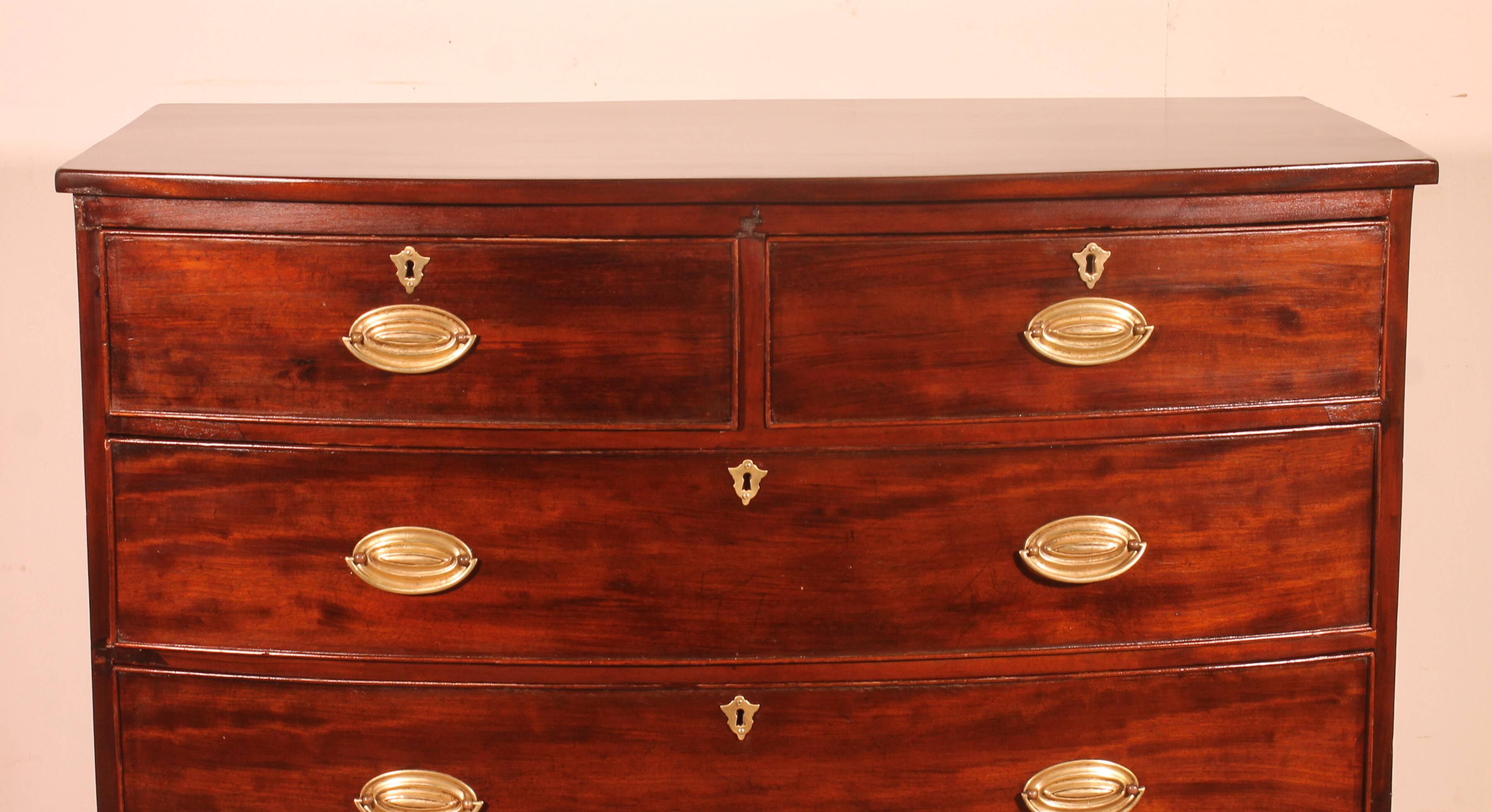 commode bombée en acajou du début du 19° siècle