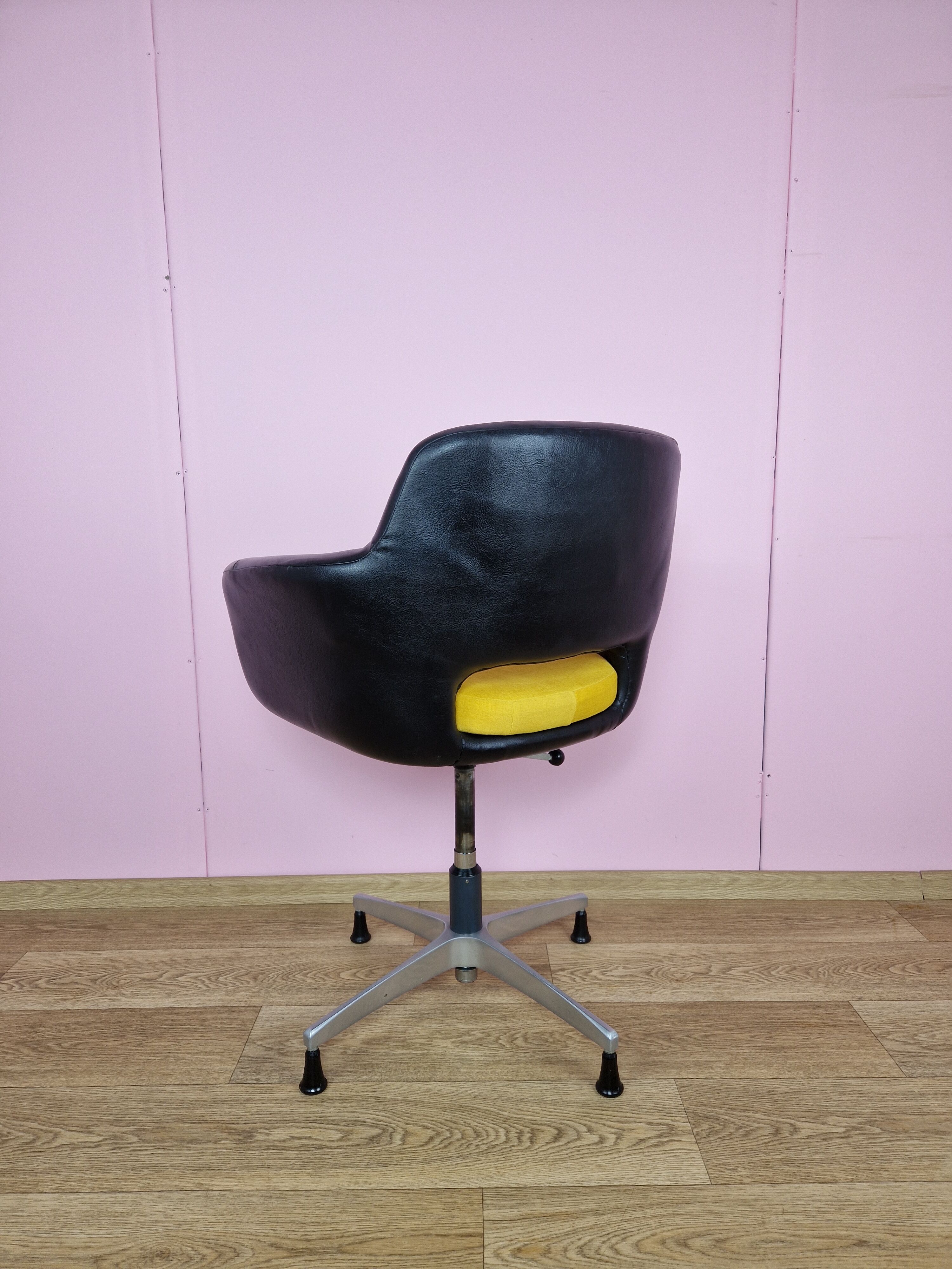 Mid-Century Swivel Office Chair attributed to Stol Kamnik, 1970s