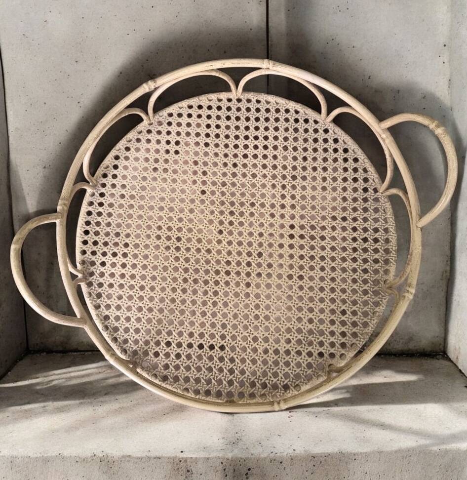 Metal tray with imitation caning