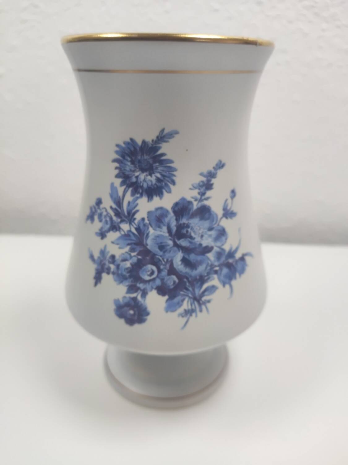 Vase Flora Keramiek Gouda Holland blue pink white 1881 Signed