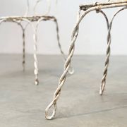 Ensemble de deux chaises de jardin sculpturales françaises