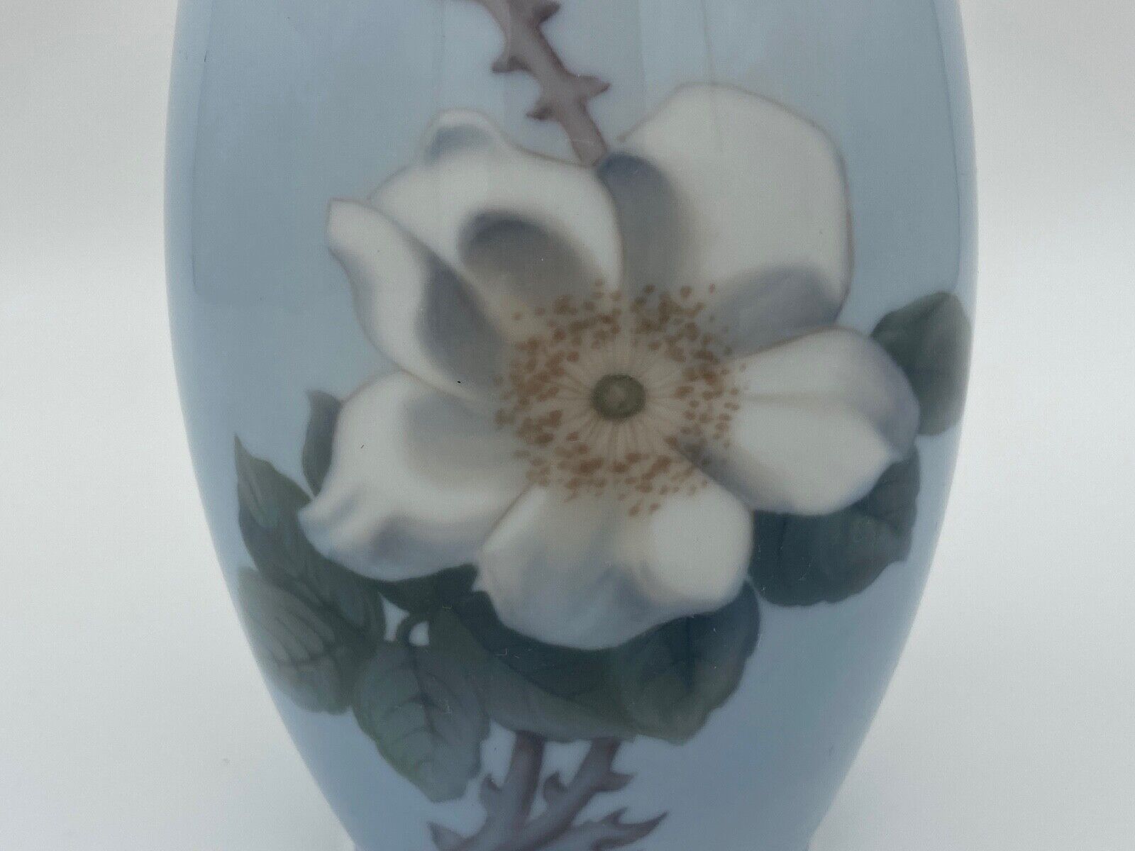 Porcelain vase bing and grondahl kjobenhavn made in denmark 8652249 gh
