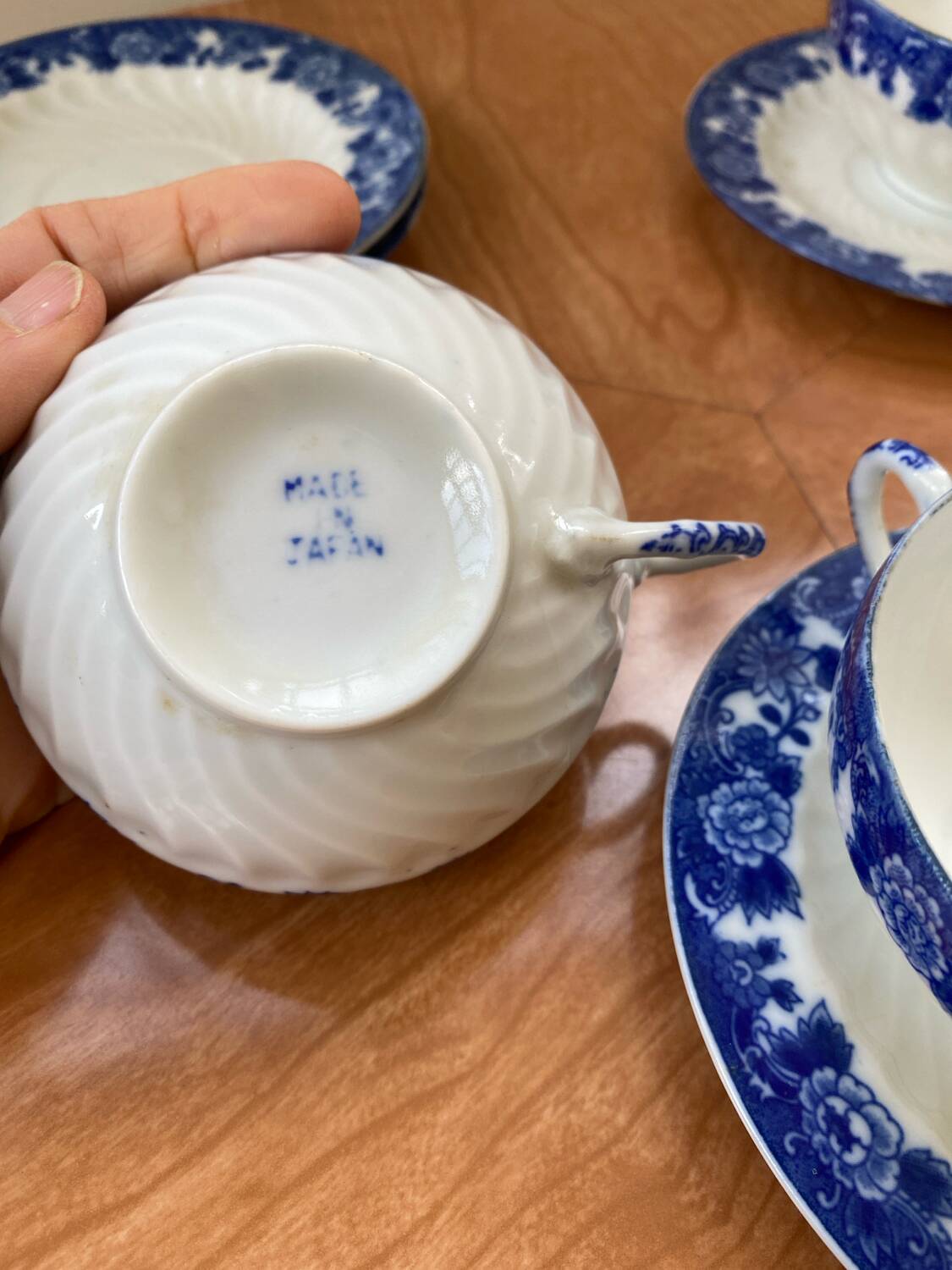 3 Japanese fine porcelain cups and saucers