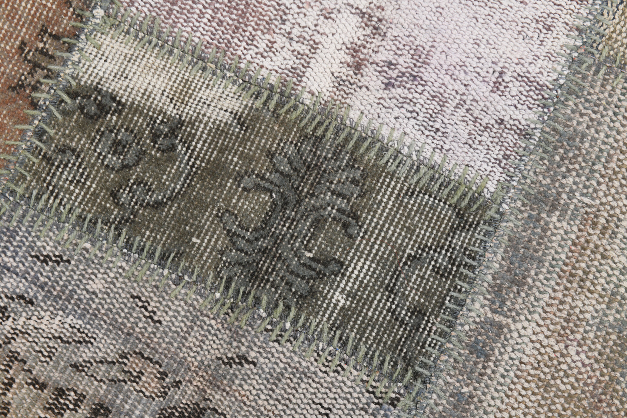 Gray & bronze patchwork tapis rug, 247x172cm