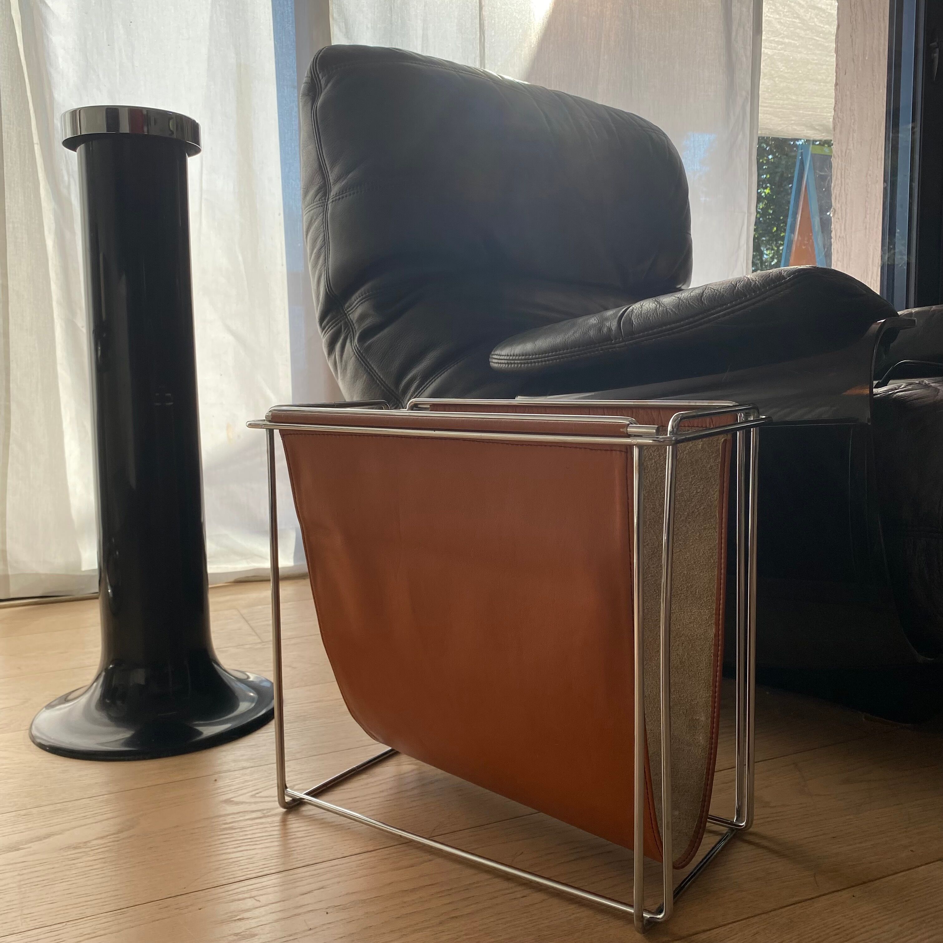 Porte-revue design Gerard Rignault édité par Group S.A. 1960