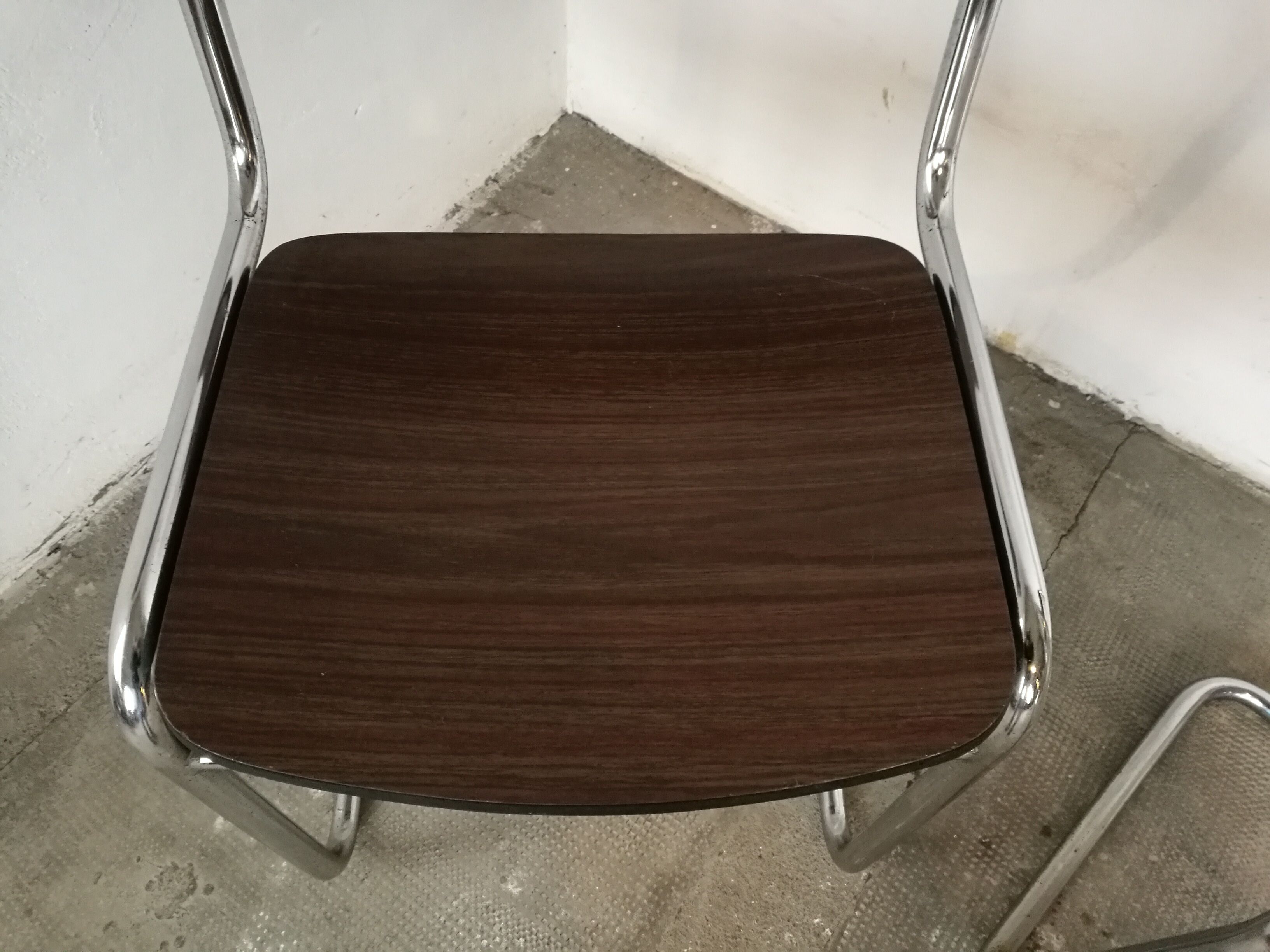 Pair of cantilever chairs from the 80s bauhaus style