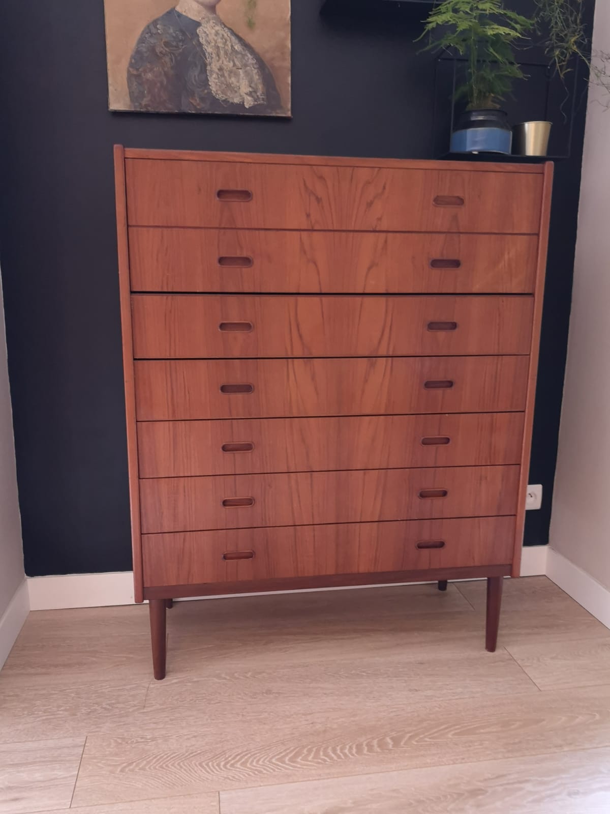 Chest with drawers and Scandinavian teak felling