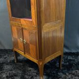 Small 19th-century display cabinet in the Transition style between Louis XV and Louis XVI.