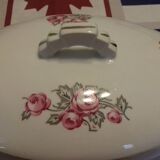 Décor floral and edging gold porcelain vases