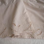 Drap broderie hirondelle, colori  rose"nude"