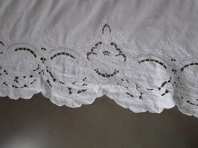Old embroidered tablecloth 250x160cm