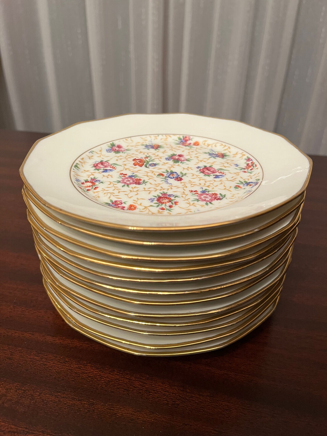 Pie dish & dessert plates