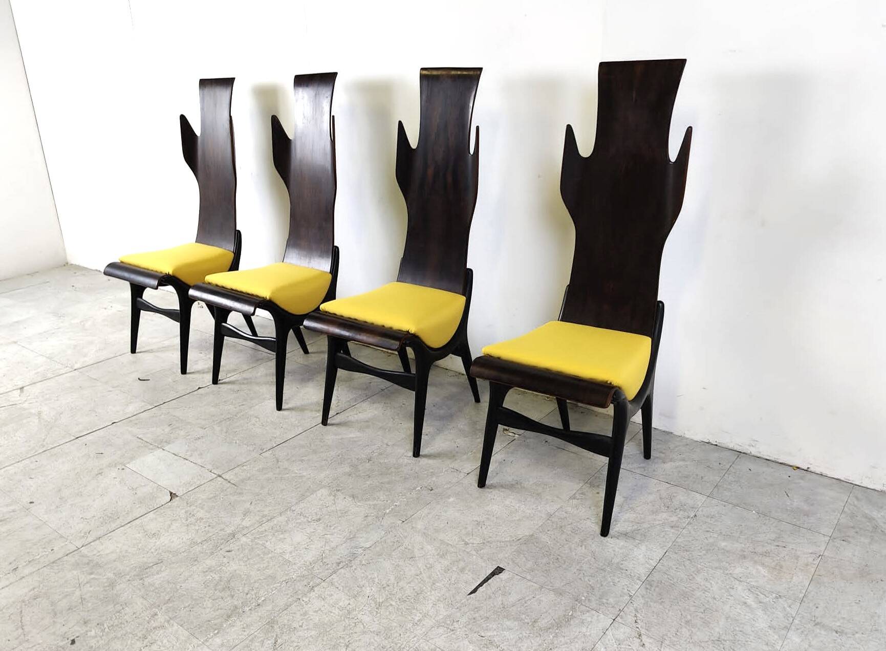 Chaises de salle à manger vintage à haut dossier et flamme par Dante Latorre, 1950