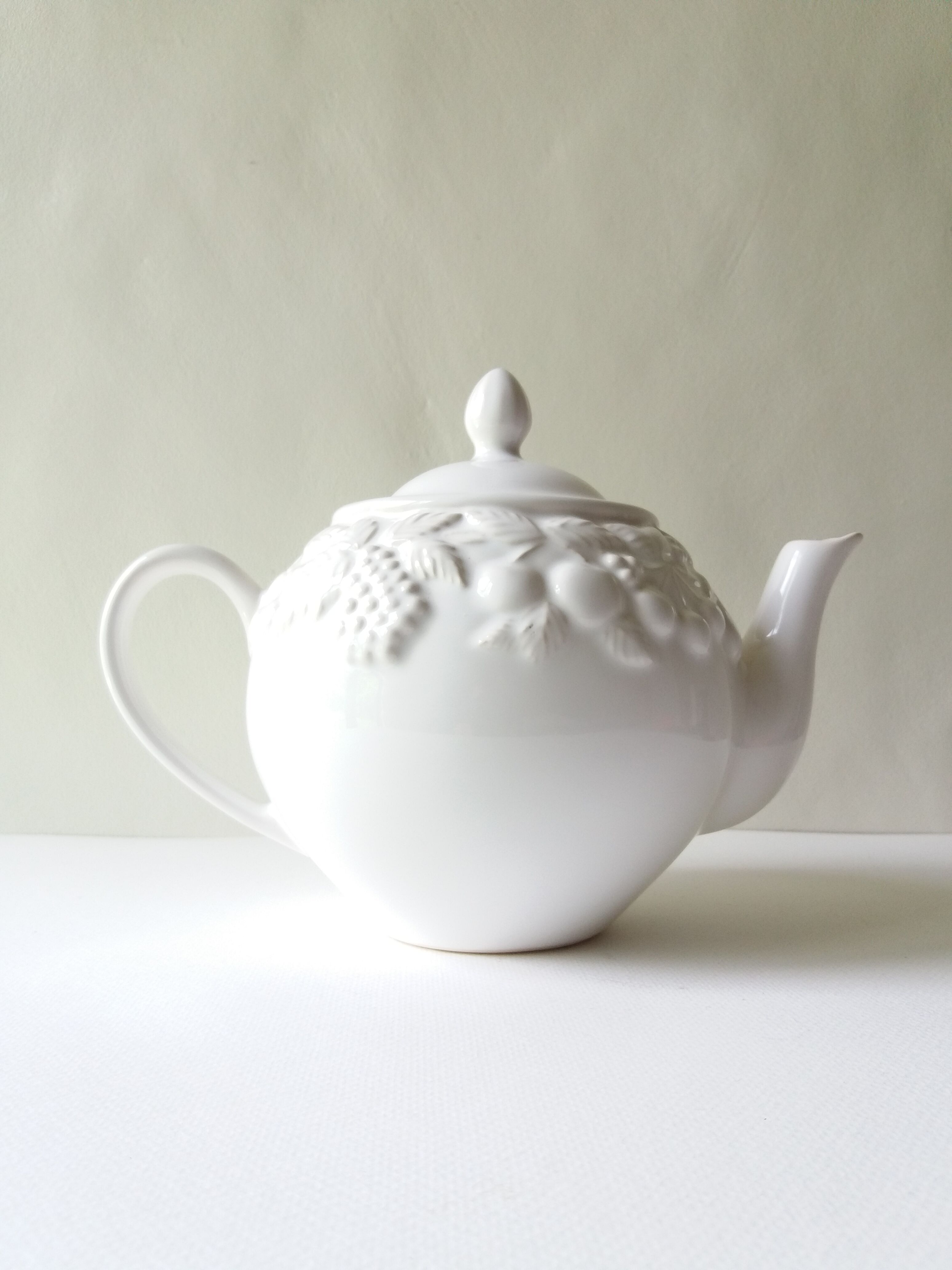 White teapot