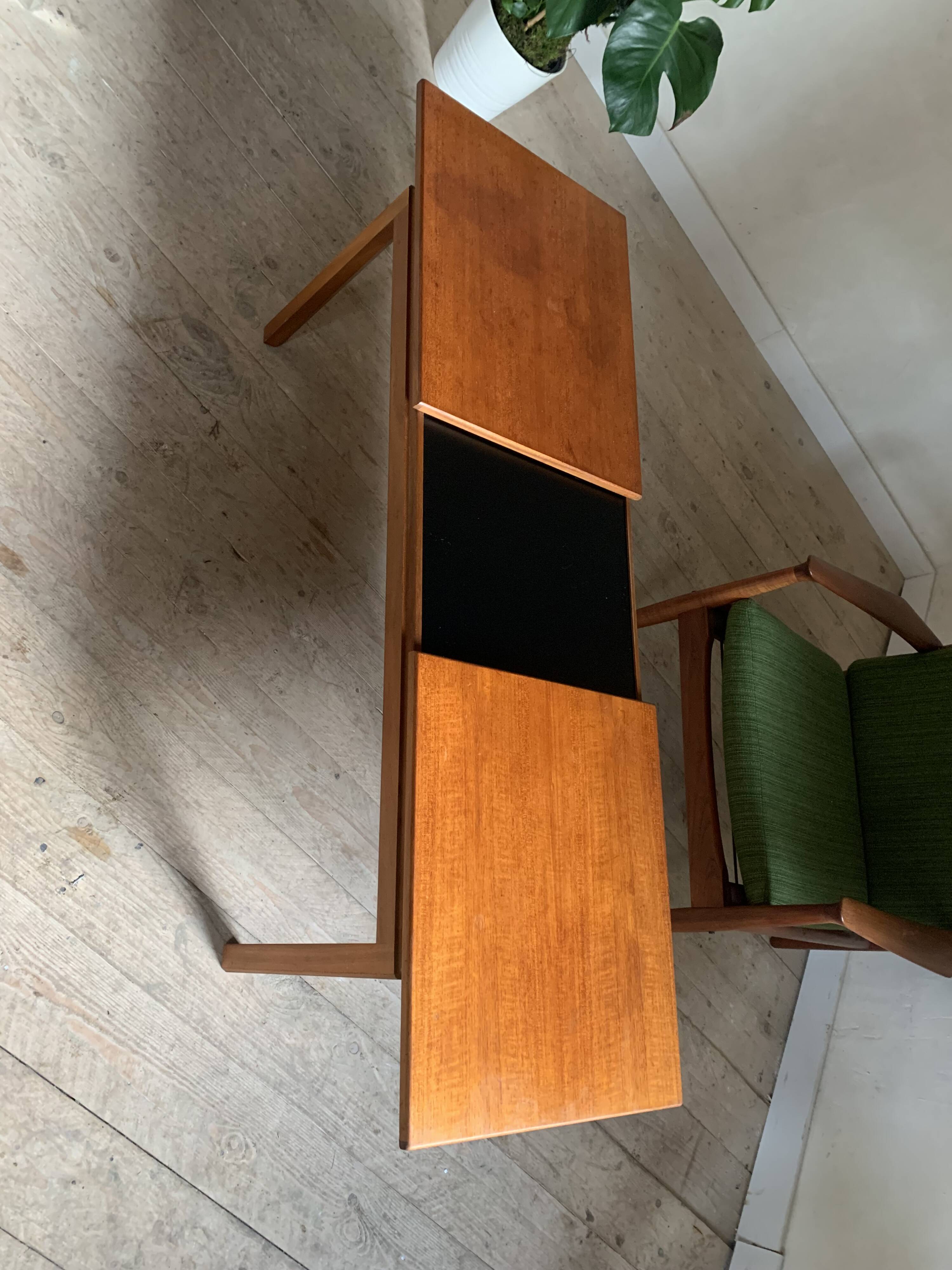 Vintage teak extendable coffee table