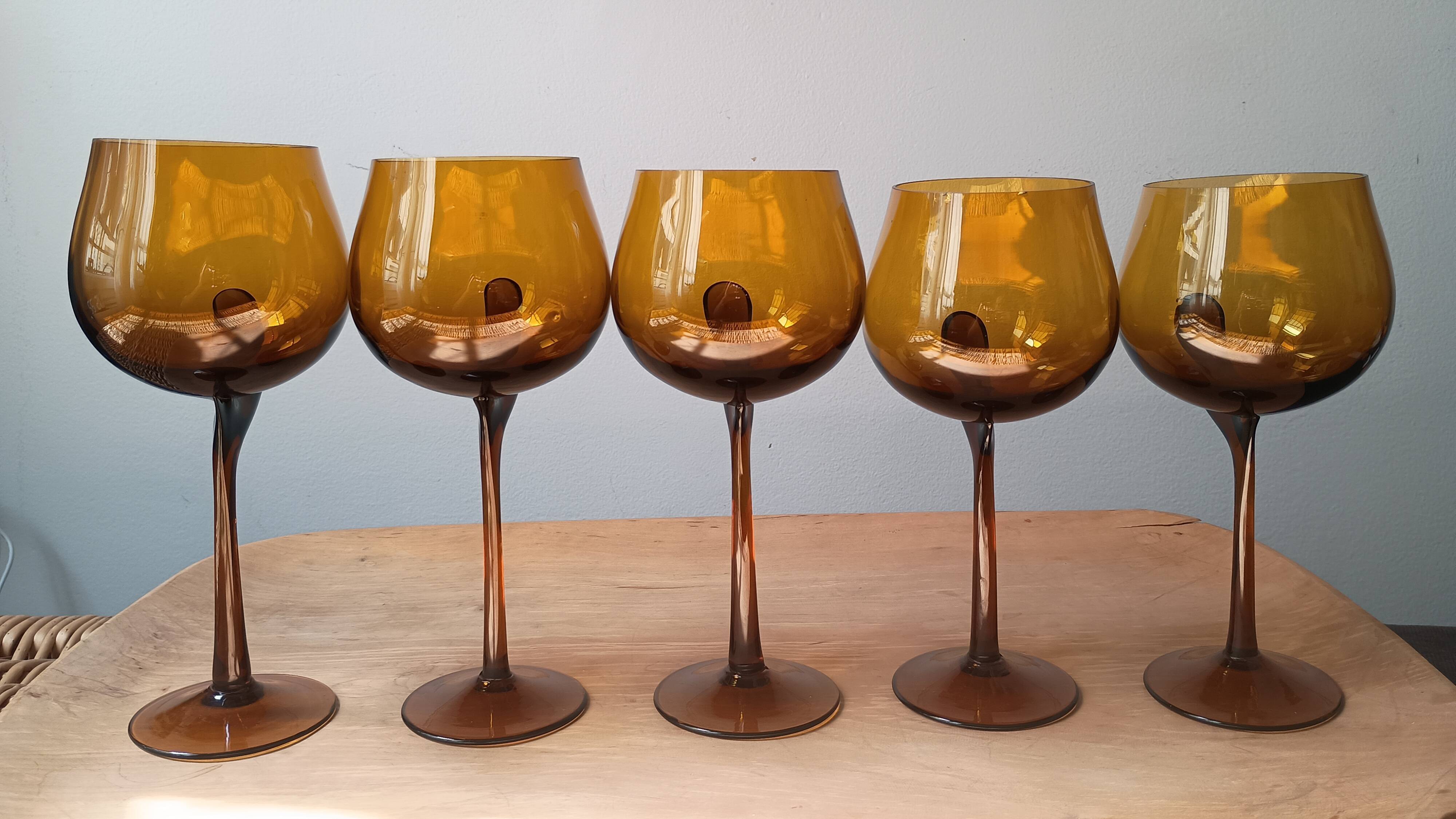Verres à pieds design vintage