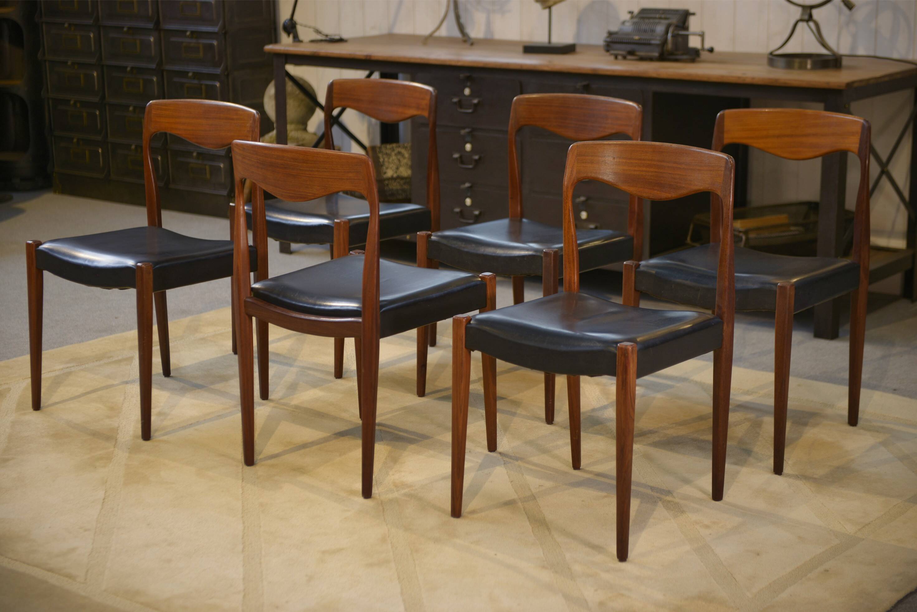 Ensemble de 6 chaises scandinaves en teck par Niels Otto Moller Danemark 1960’s