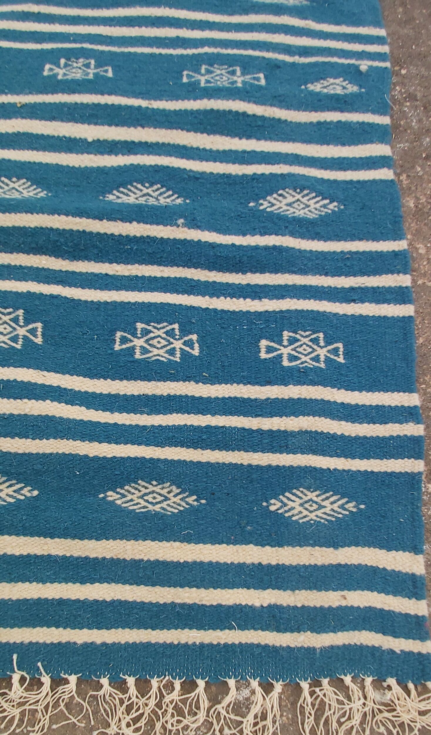 Tapis kilim traditionnel bleu et blanc fait main en pure laine - 195x115cm