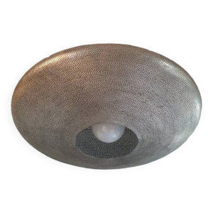 Suspension en métal