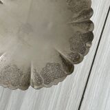 Lightweight metal cup on legs