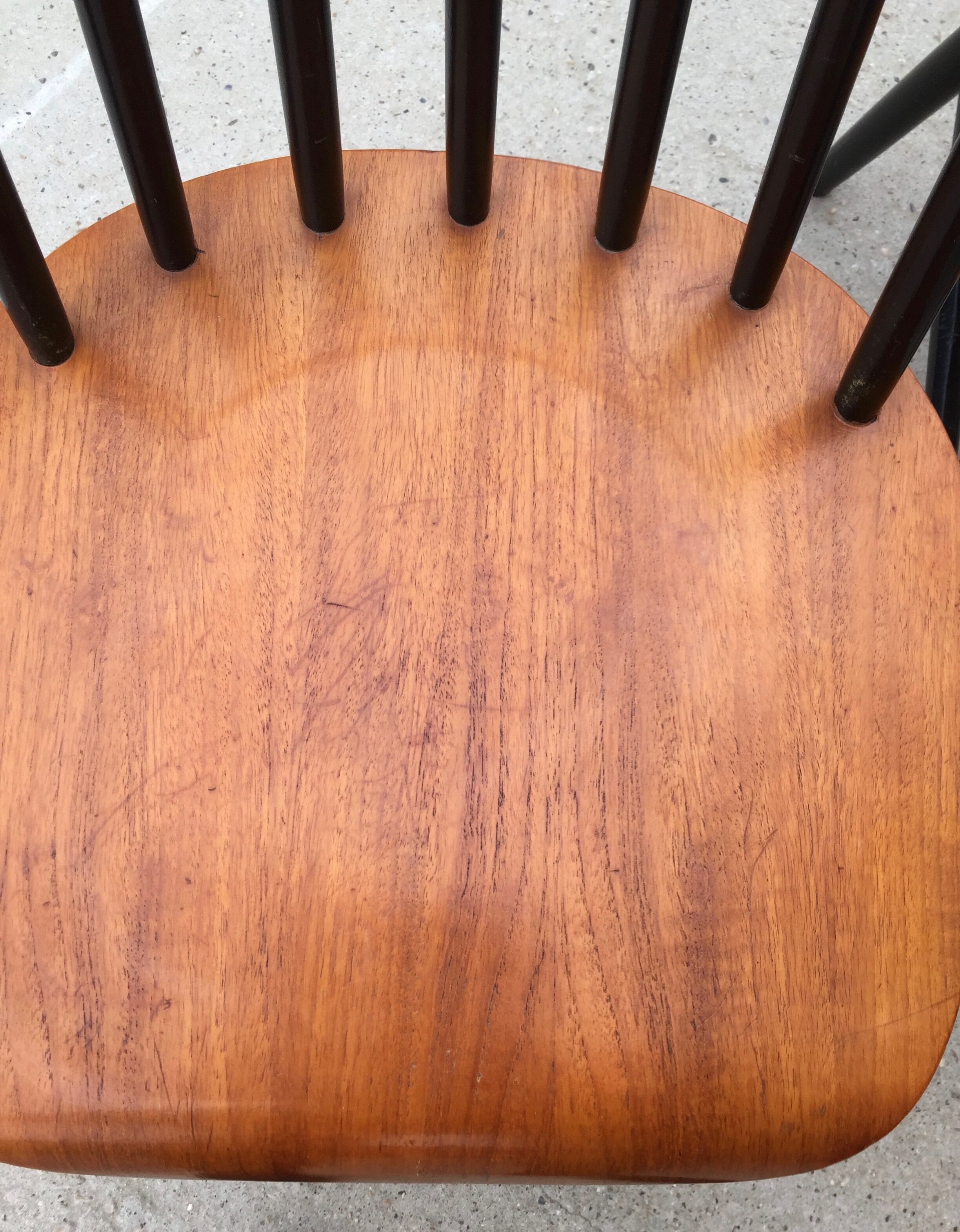 Lot of 6 fanett model chairs