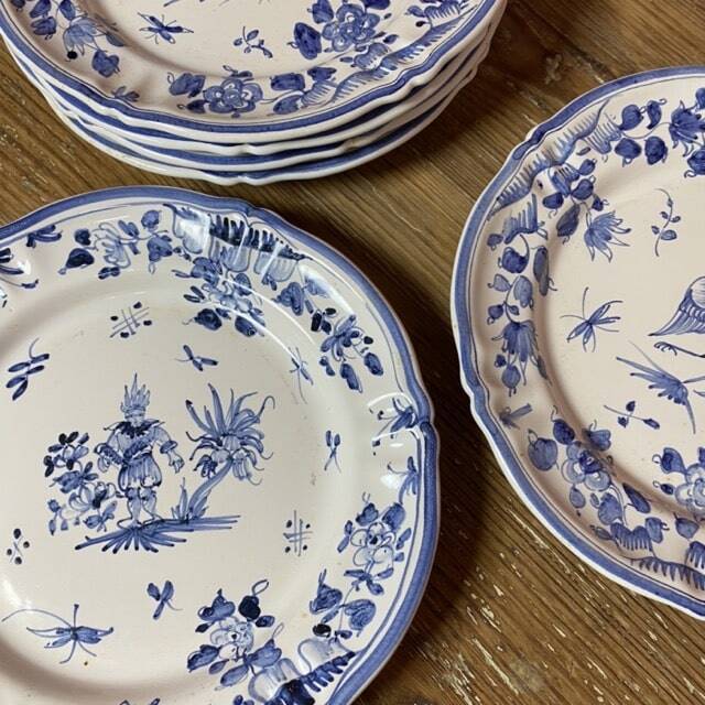 Ensemble de 6 assiettes à dessert décor bleu Moustiers