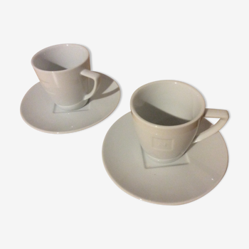 2 tasses à café et soucoupes