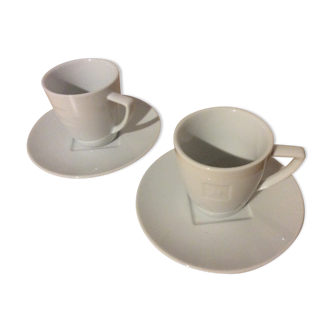 2 tasses à café et soucoupes