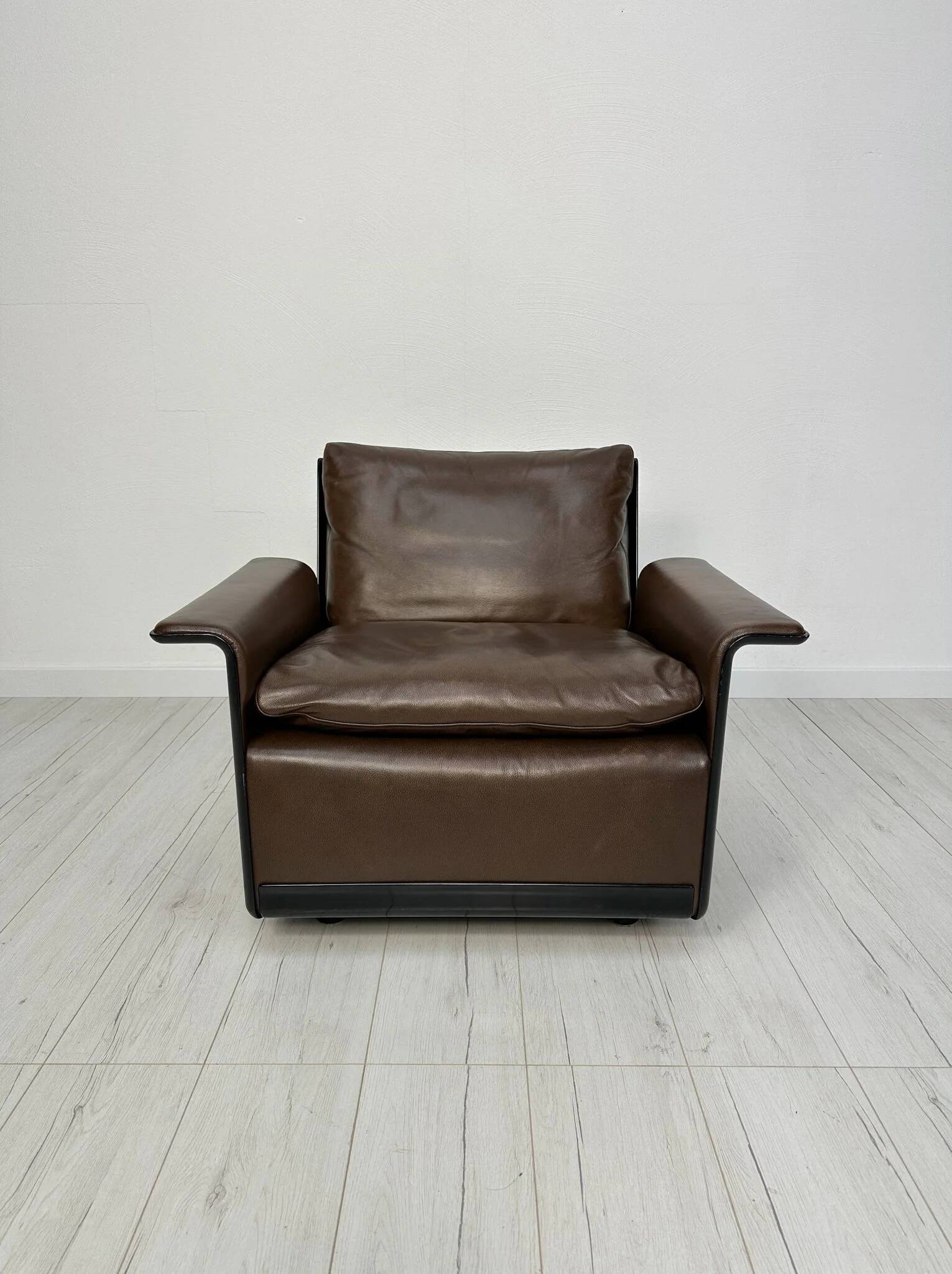 1960s Vintage 620 Leather Lounge Chair by Dieter Rams for Vitsoe