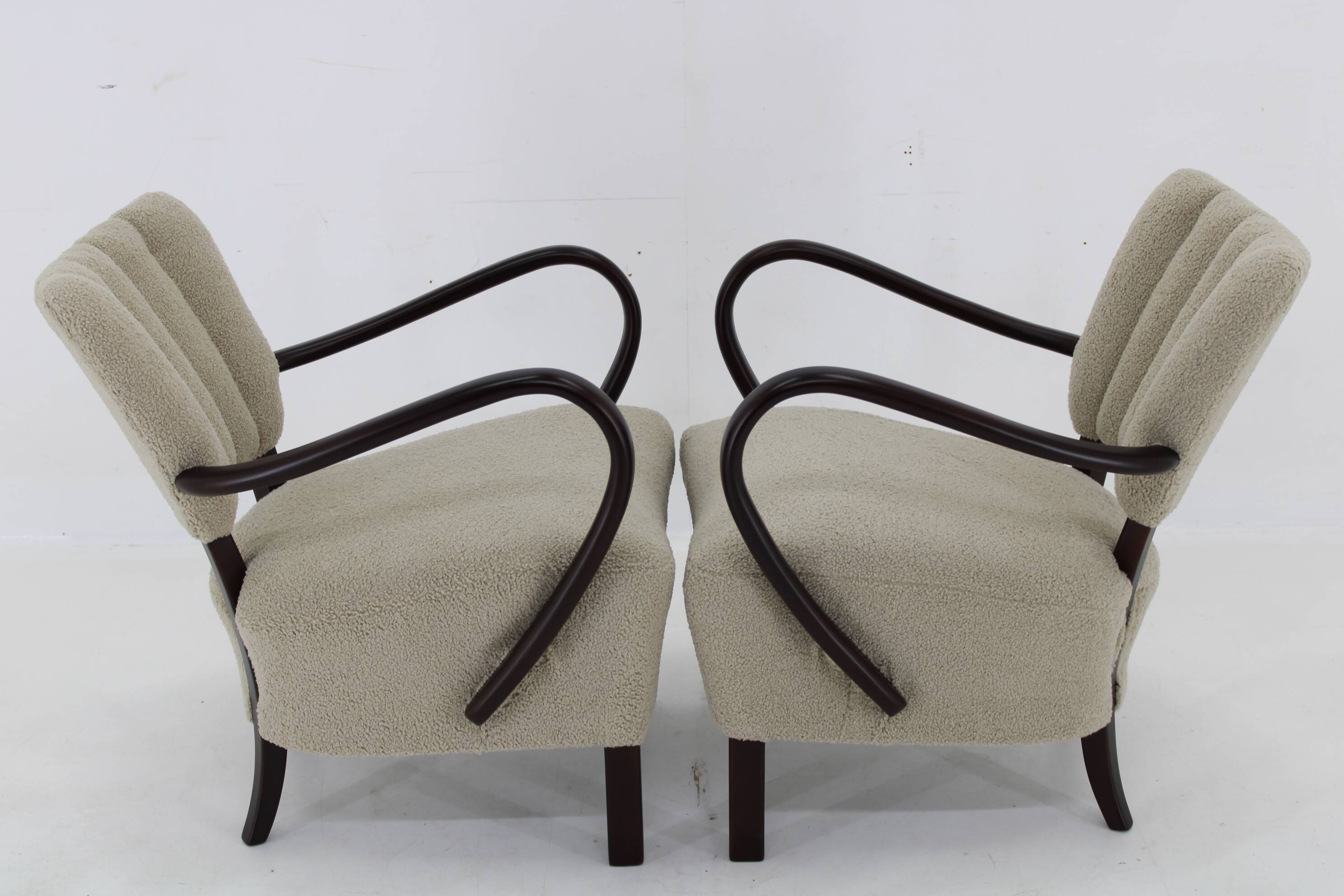 1930s Pair of Jindrich Halabala Art Deco H-237 Armchairs in Bouclé, Restored