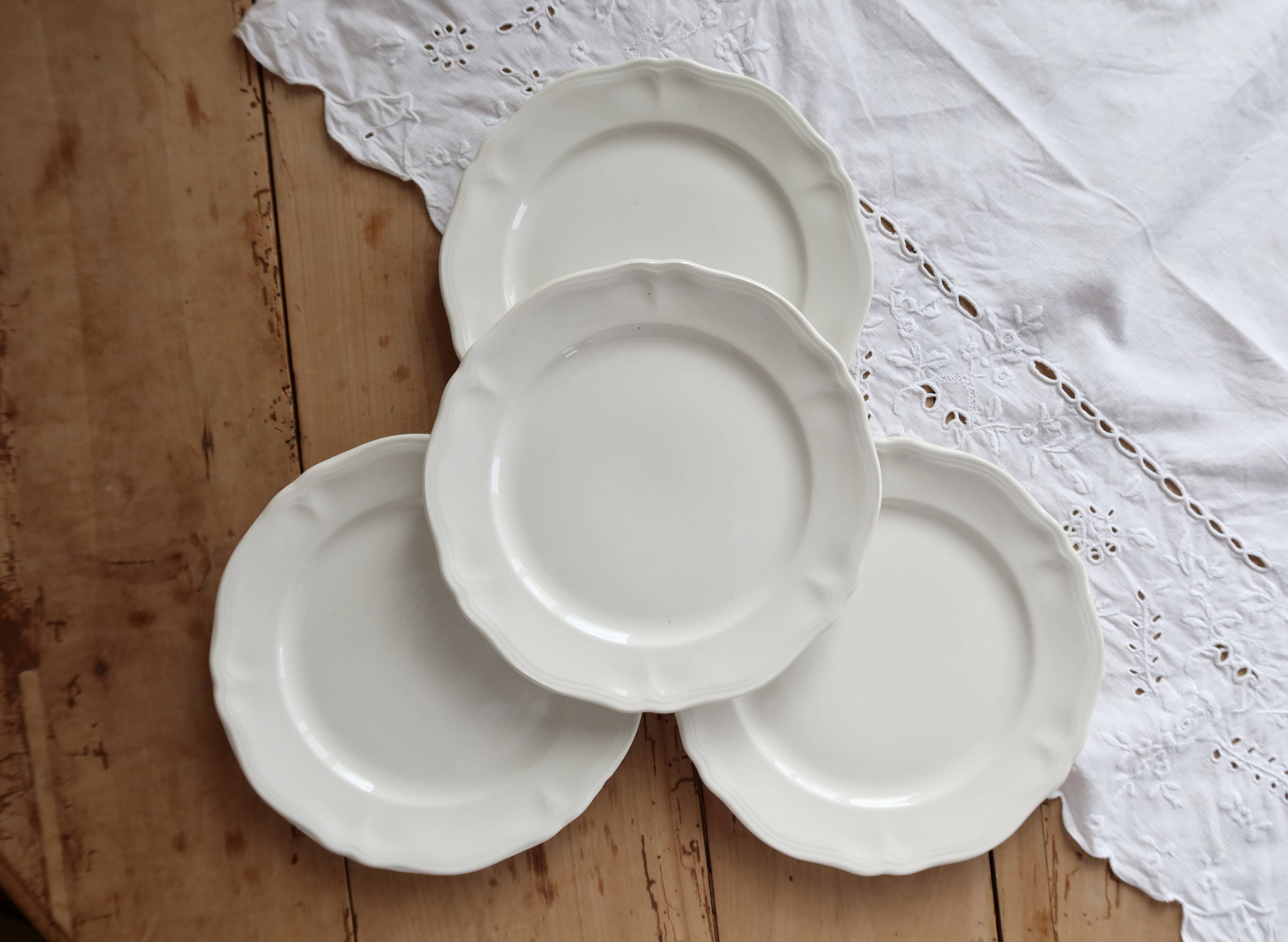 4 assiettes à dessert vintage faïence ivoire Moulin des Loups