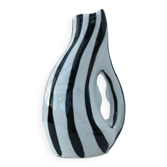 Vase noir et blanc signé revernay