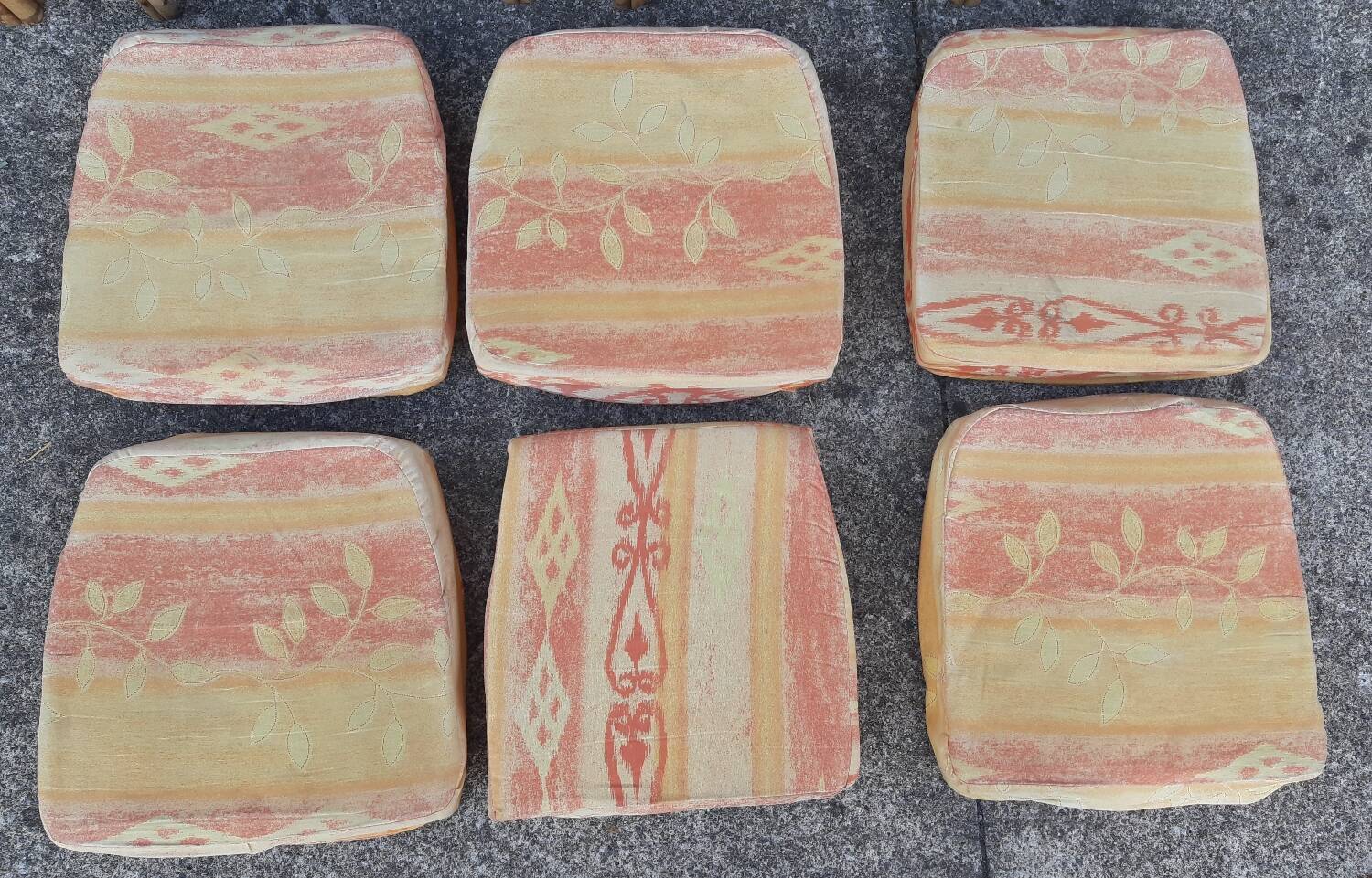 Table and 6 chairs made of bamboo and rattan