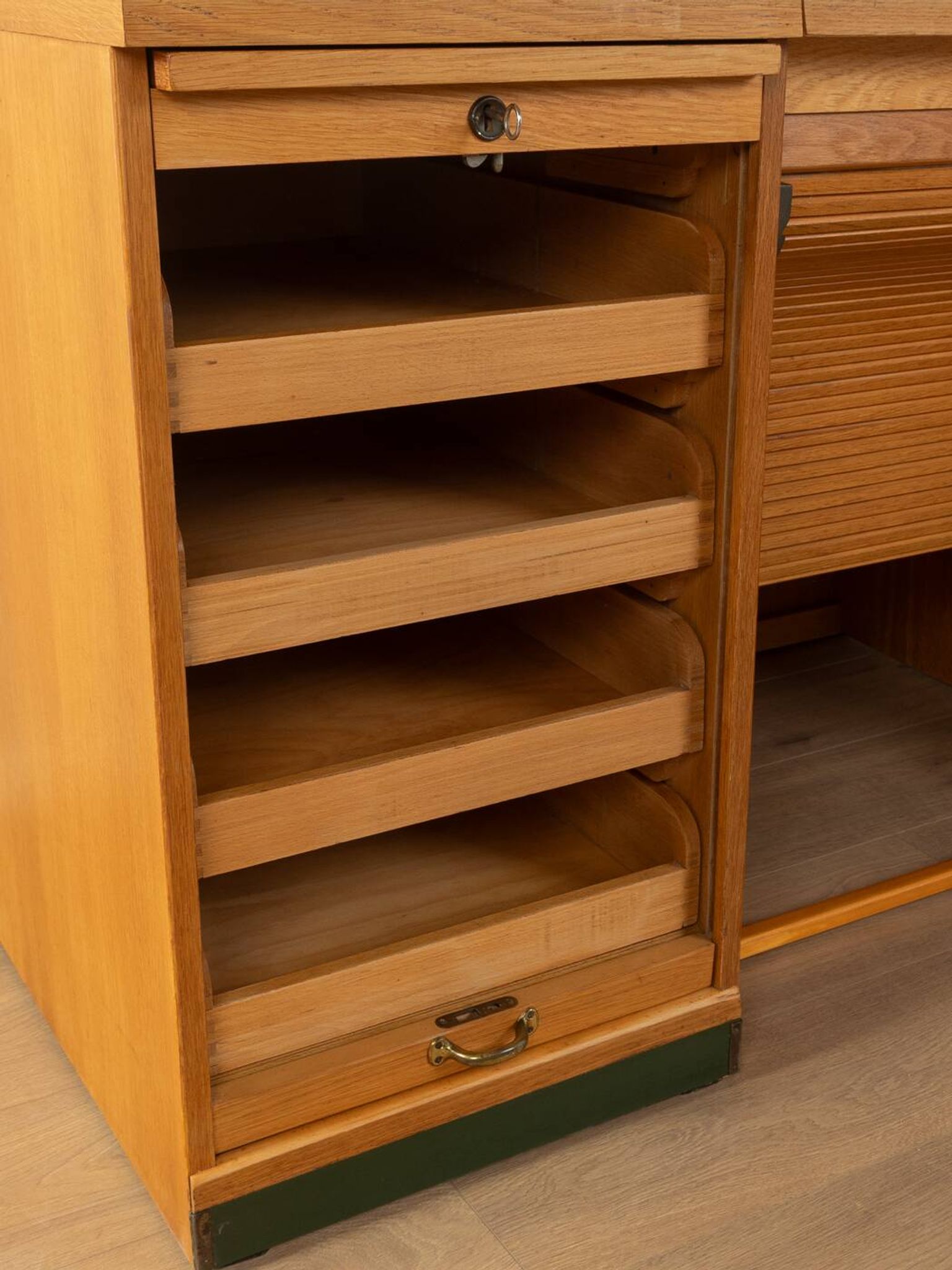 Bureau indépendant rare des années 1950