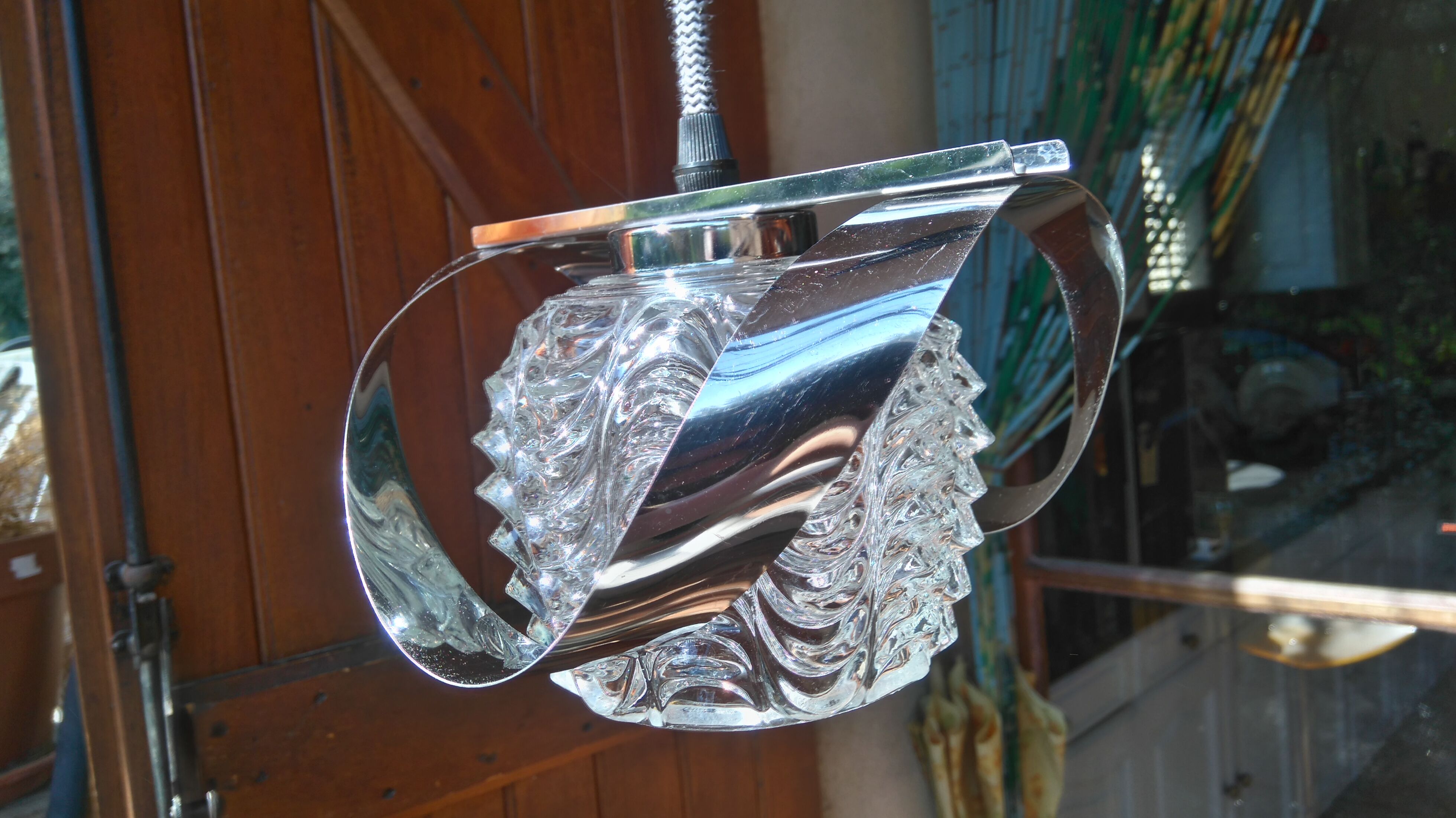 Hanging space age Sinus