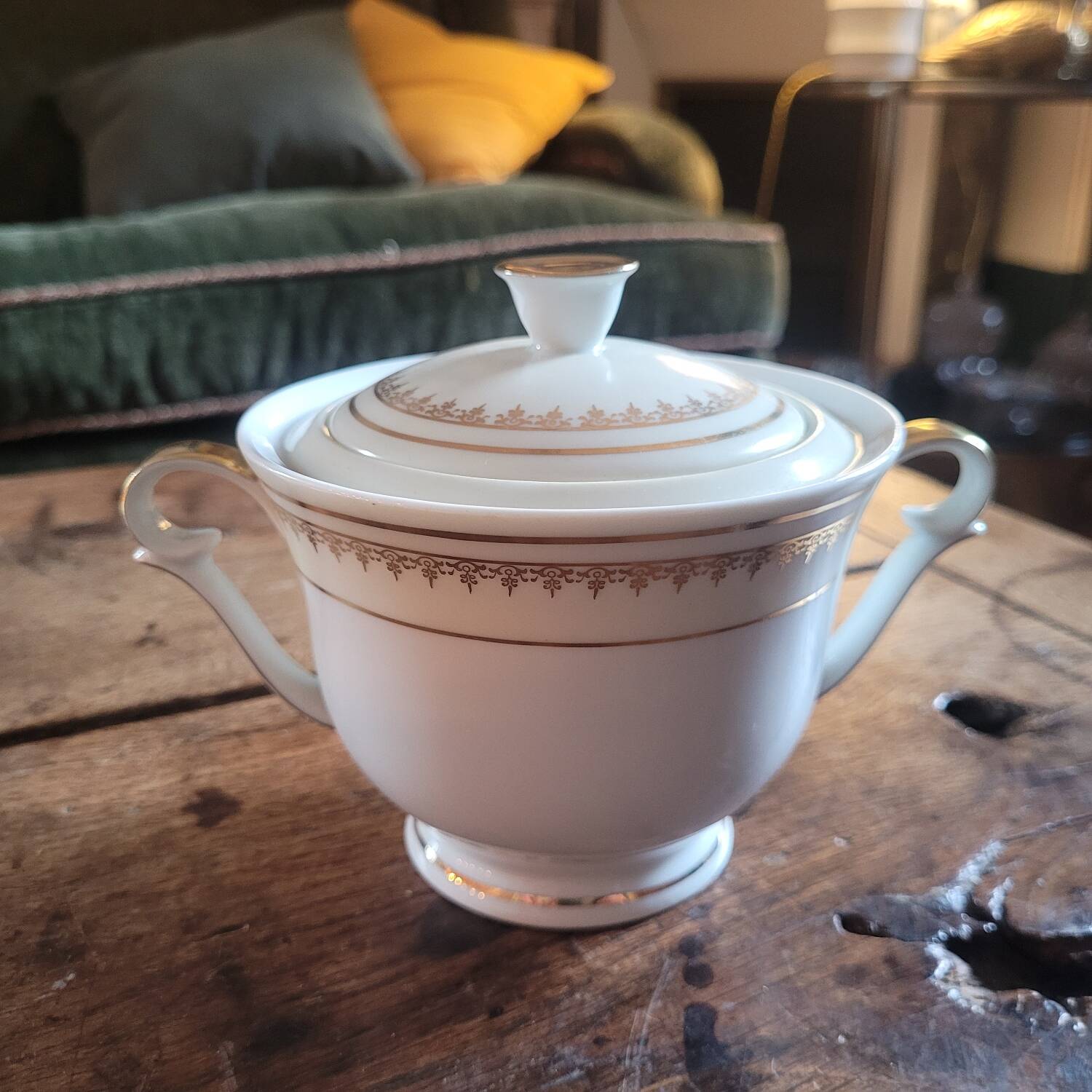 Porcelain sugar bowl Limoges Lanternier – gold decoration – 1950s–1960s