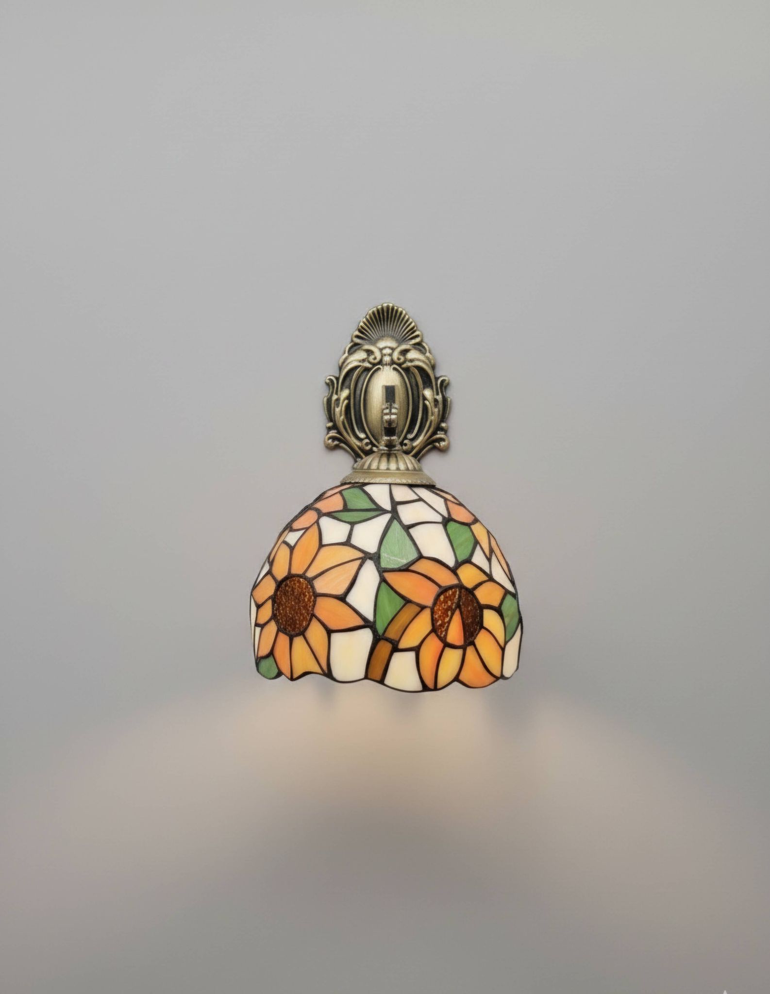 Tiffany style wall lamp