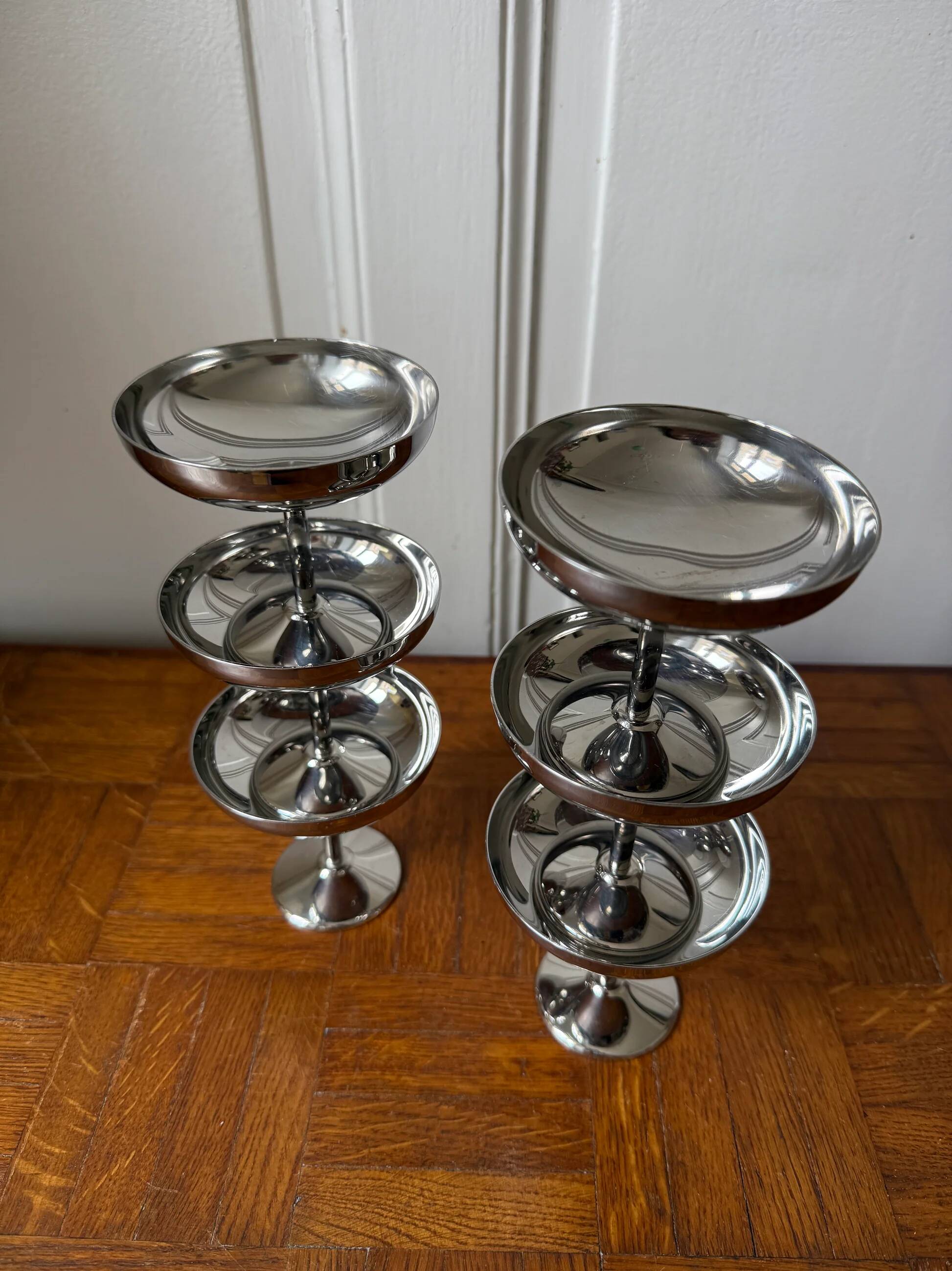 Set of 6 stainless steel footed bowls