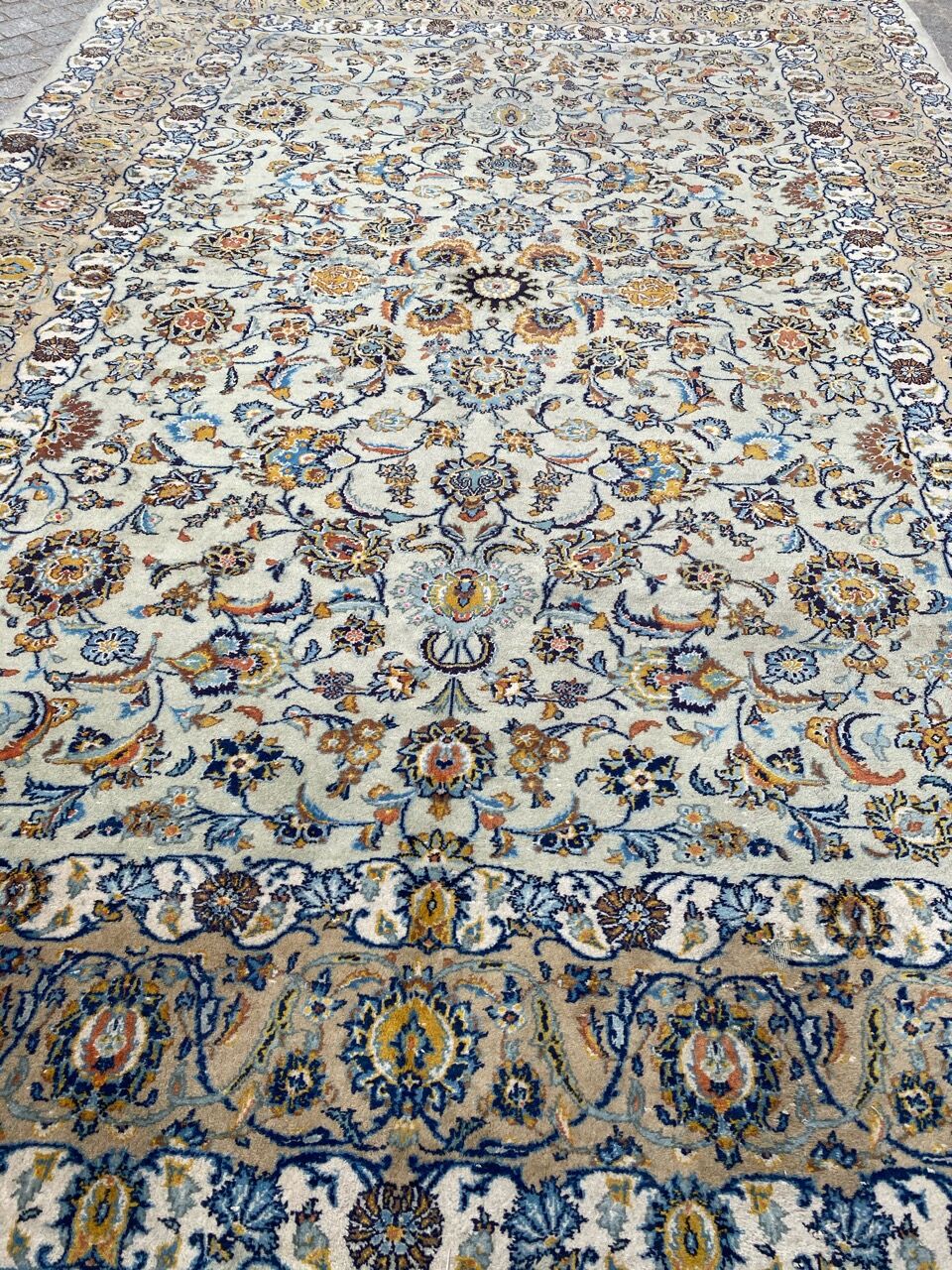 Beautiful large vintage Persian carpet of Kashan 230x330 cm