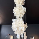 Mother-of-pearl suspension