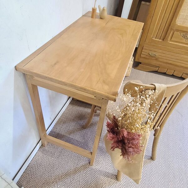 Ensemble chaise et bureau