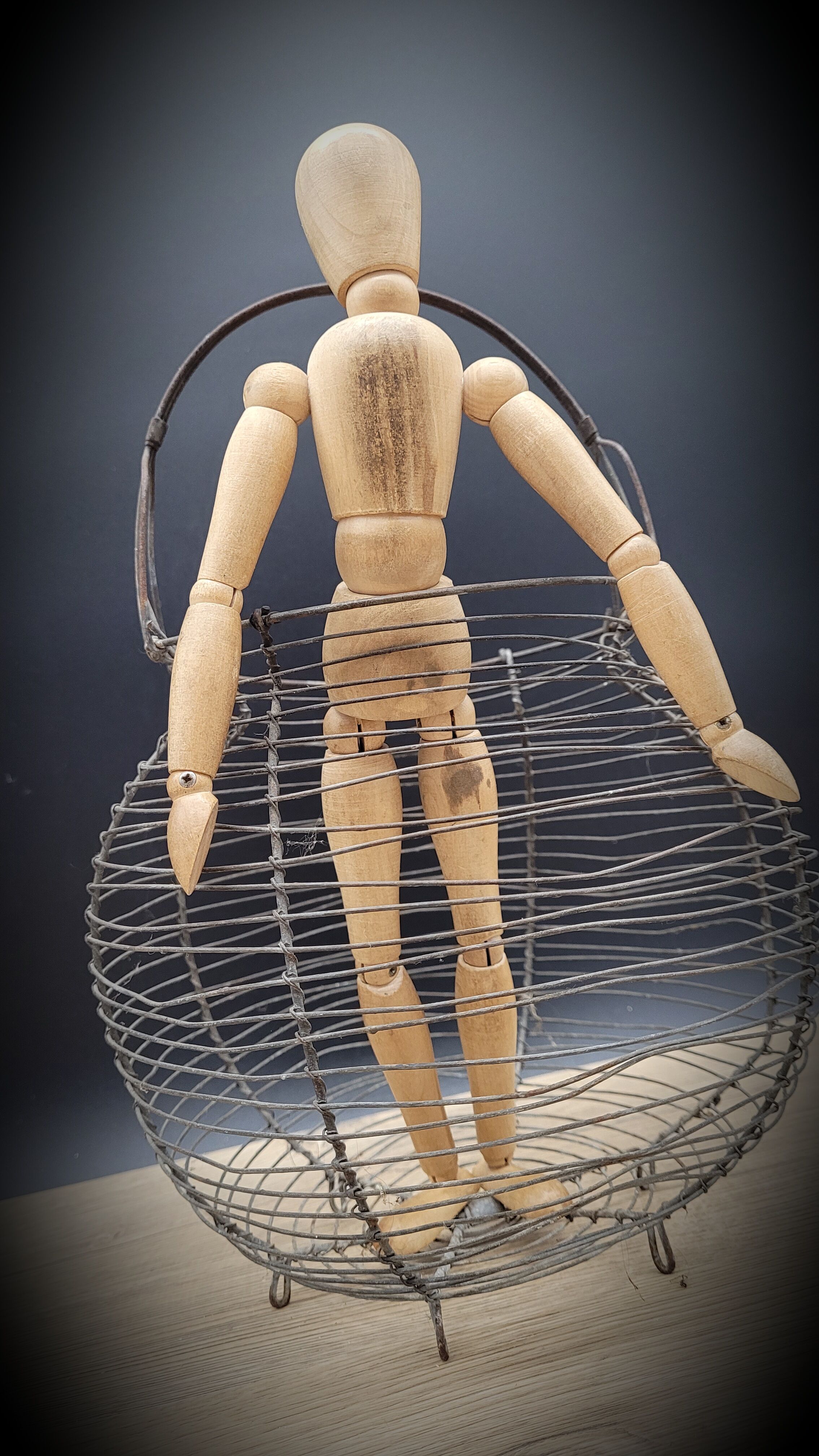 Basket braided metal salad