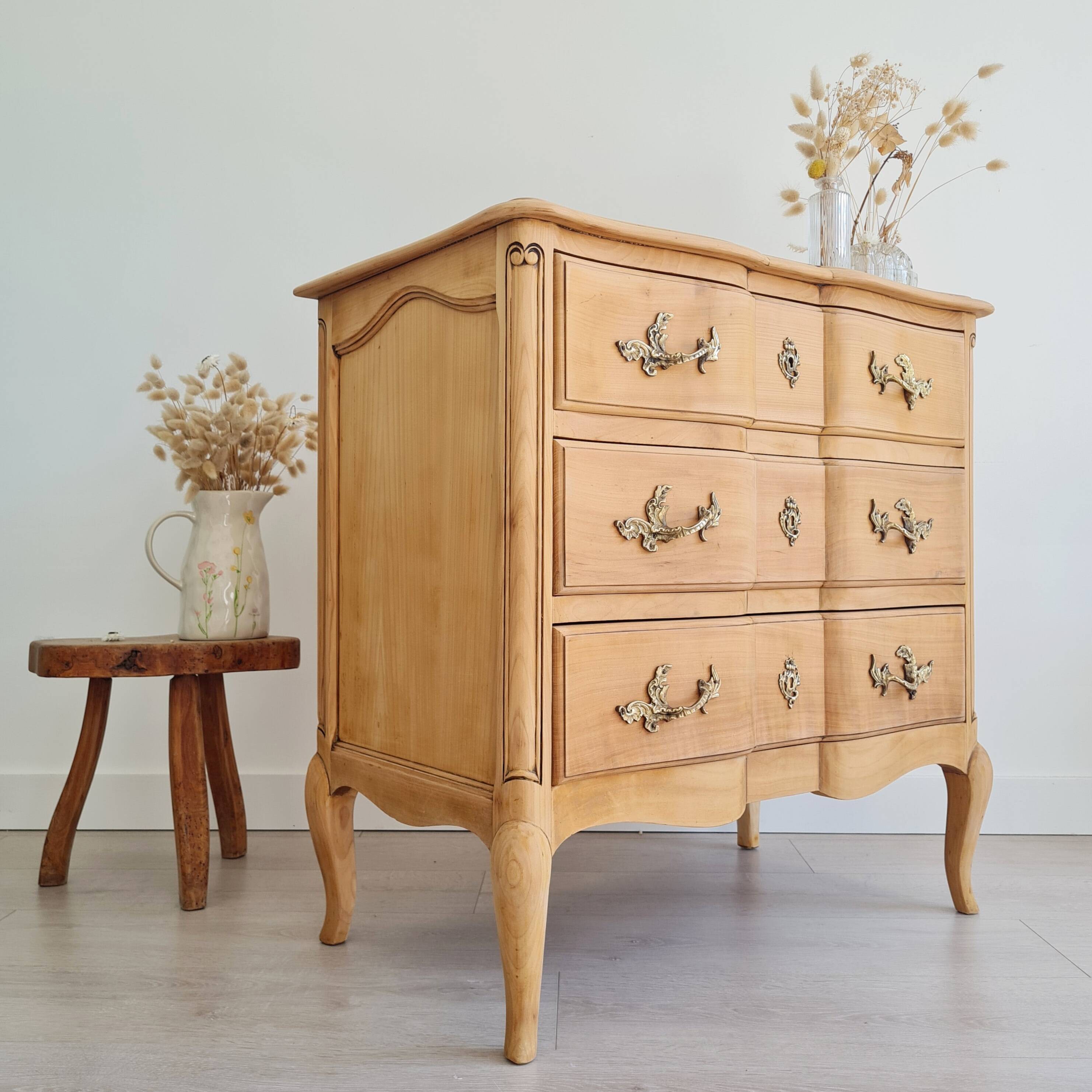 Crossbow chest of drawers in raw wood - 3 drawers - Louis XV style