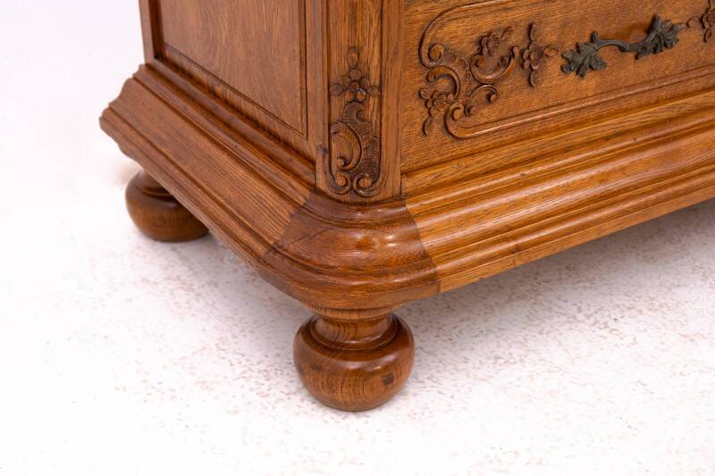 Light oak chest of drawers from the early 20th century, Western Europe. After renovation.